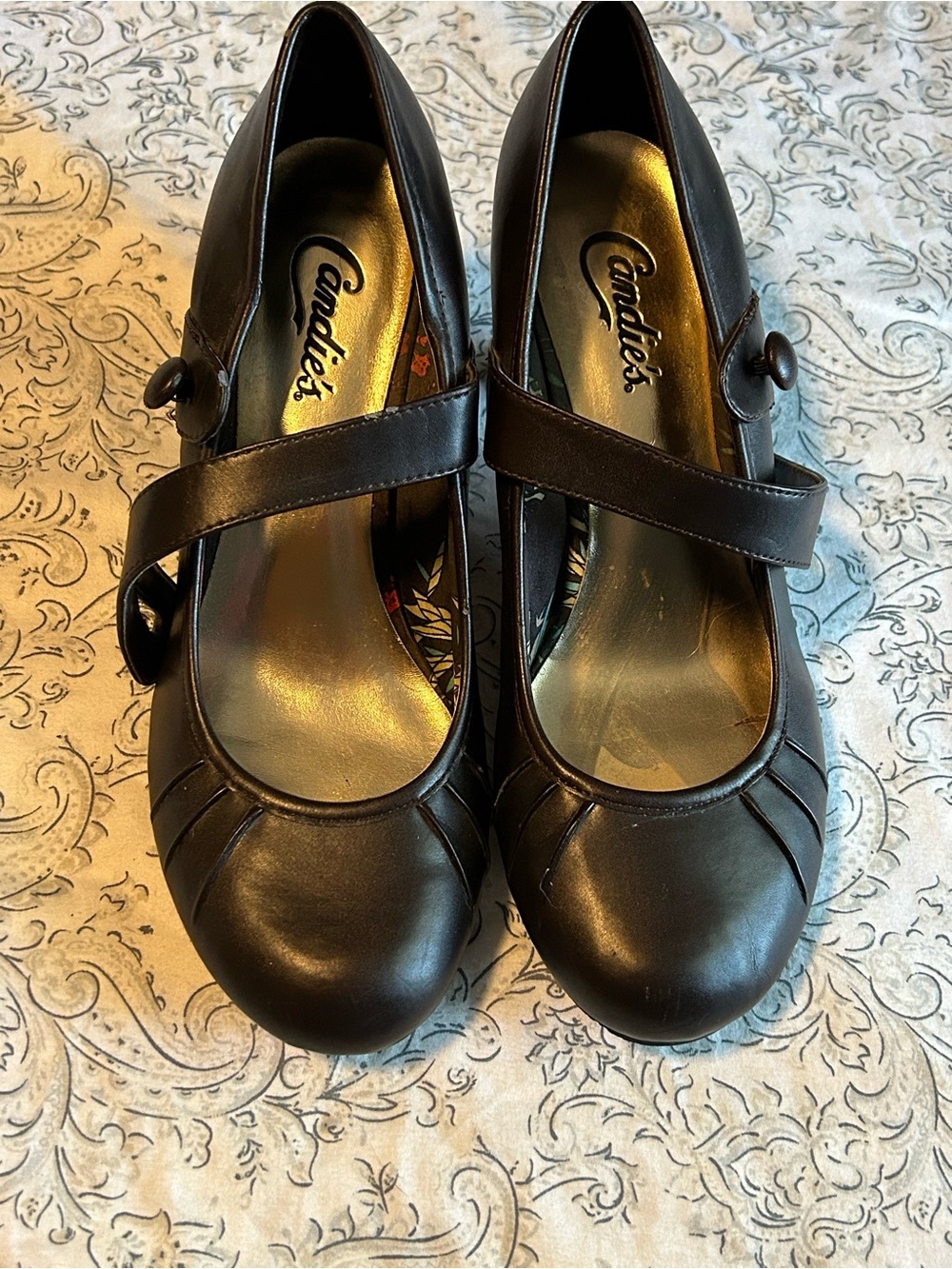 Vintage Candie's Chocolate Brown Pleated Mary Jane Heels – Size 8.5